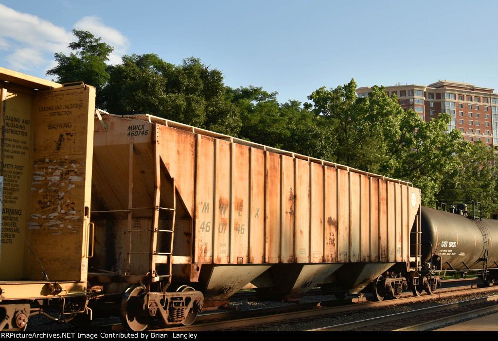 460746